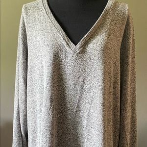 Long sleeve V-neck sweater. Size XL